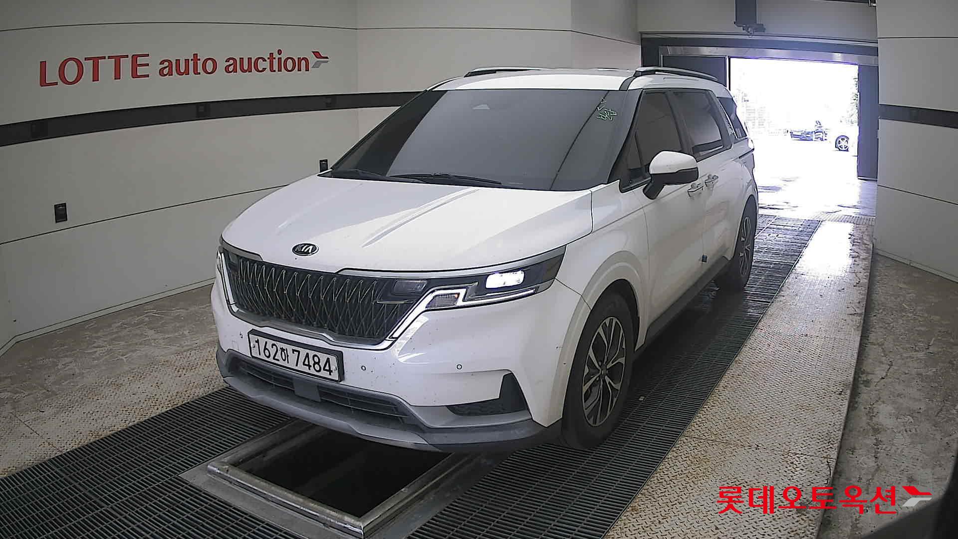 2021 - kia carnival
