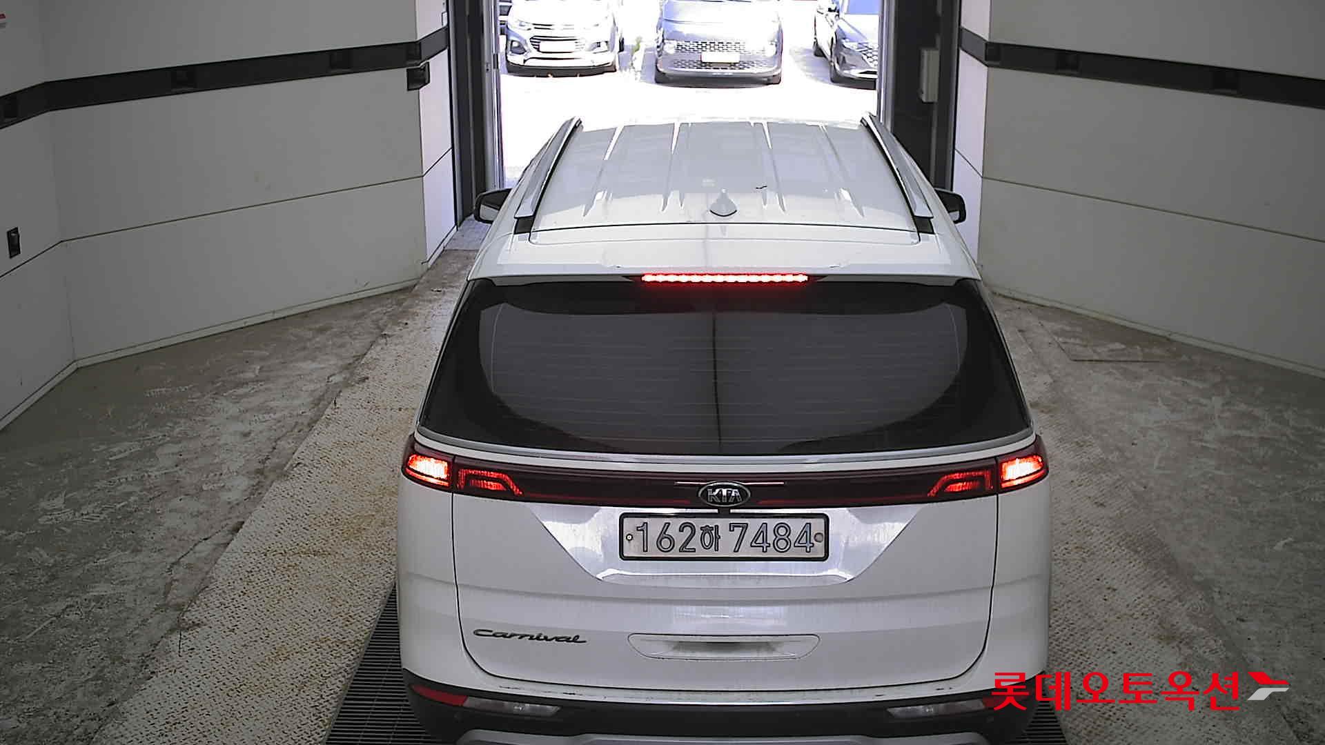 2021 - kia carnival