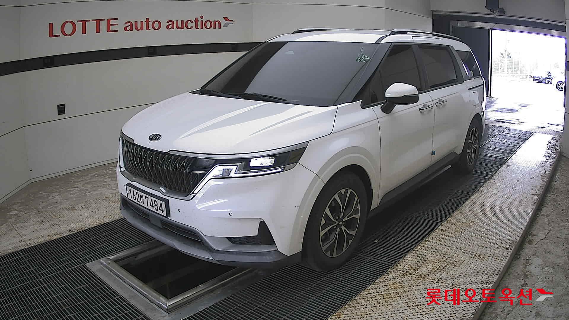 2021 - kia carnival