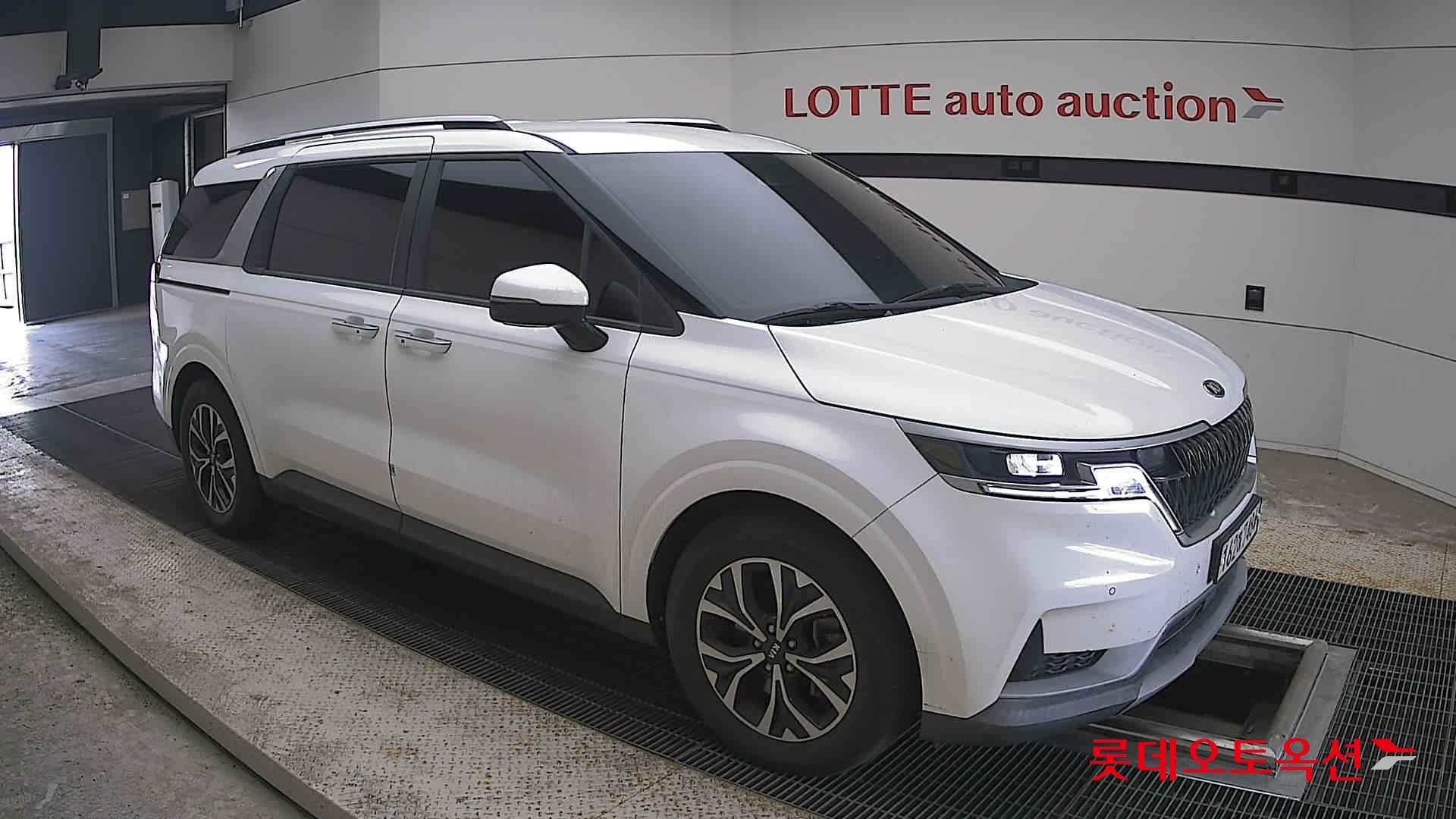 2021 - kia carnival