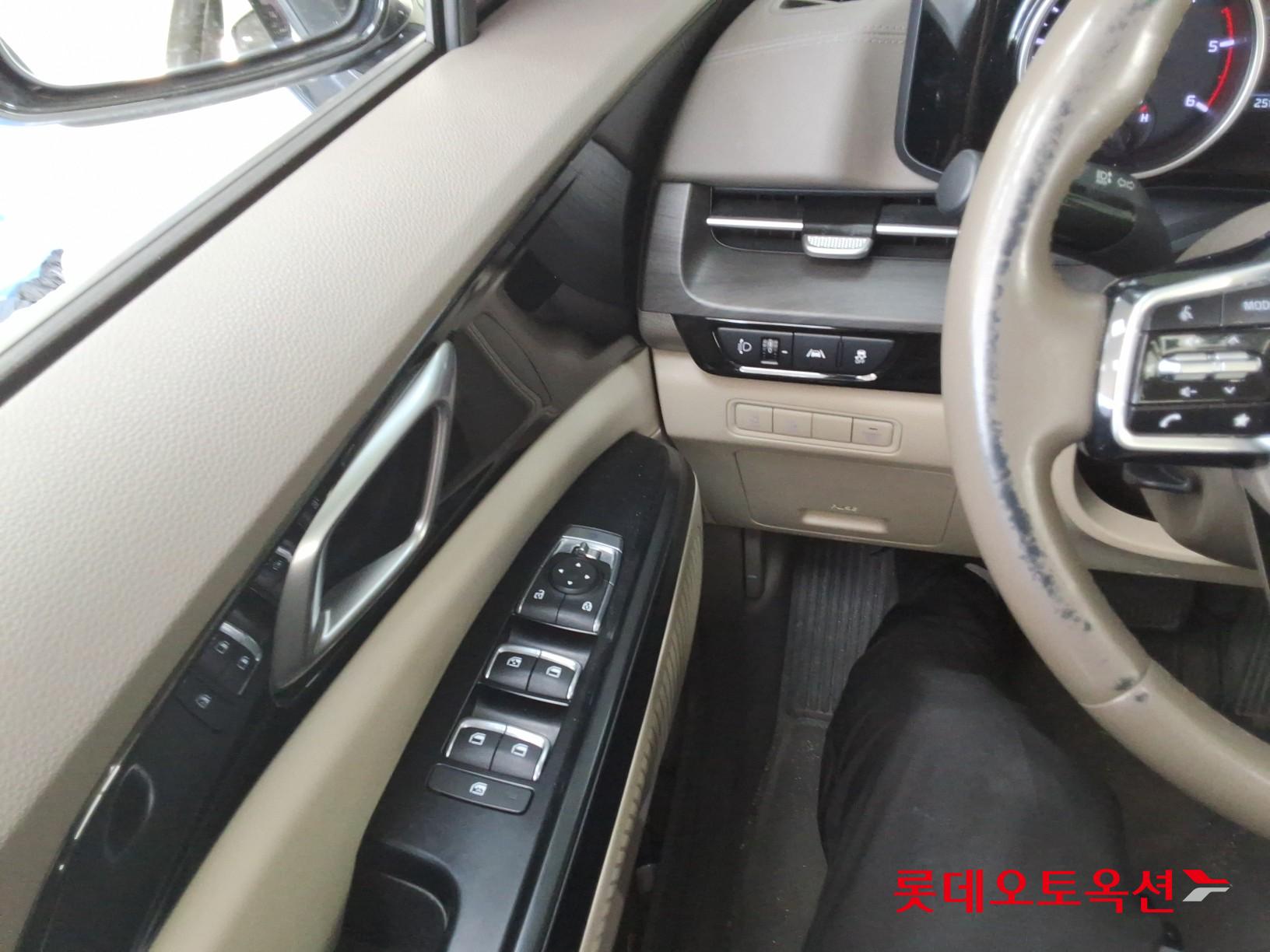 2021 - kia carnival