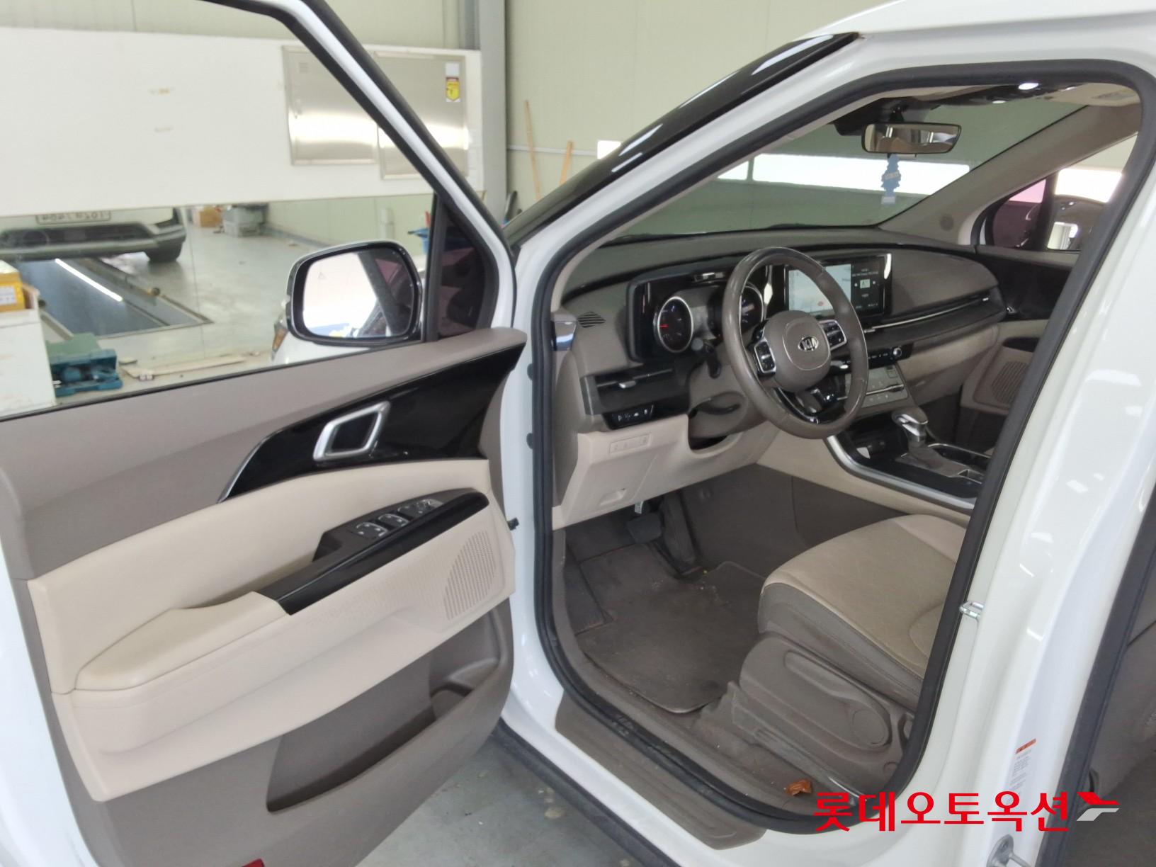 2021 - kia carnival