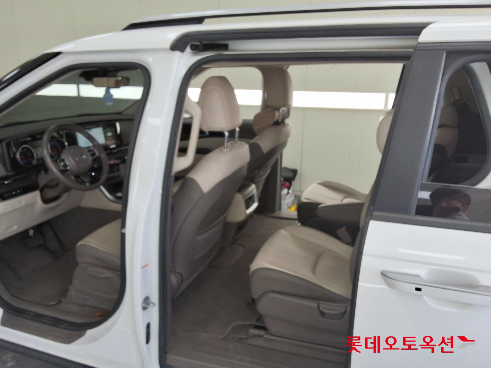 2021 - kia carnival