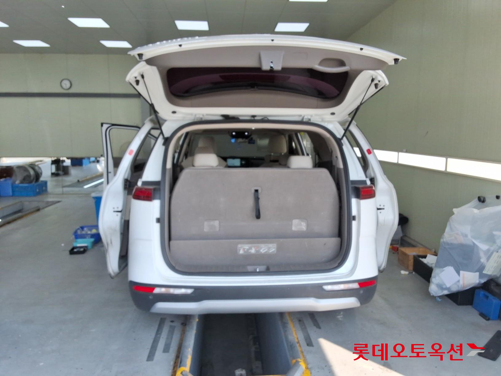 2021 - kia carnival