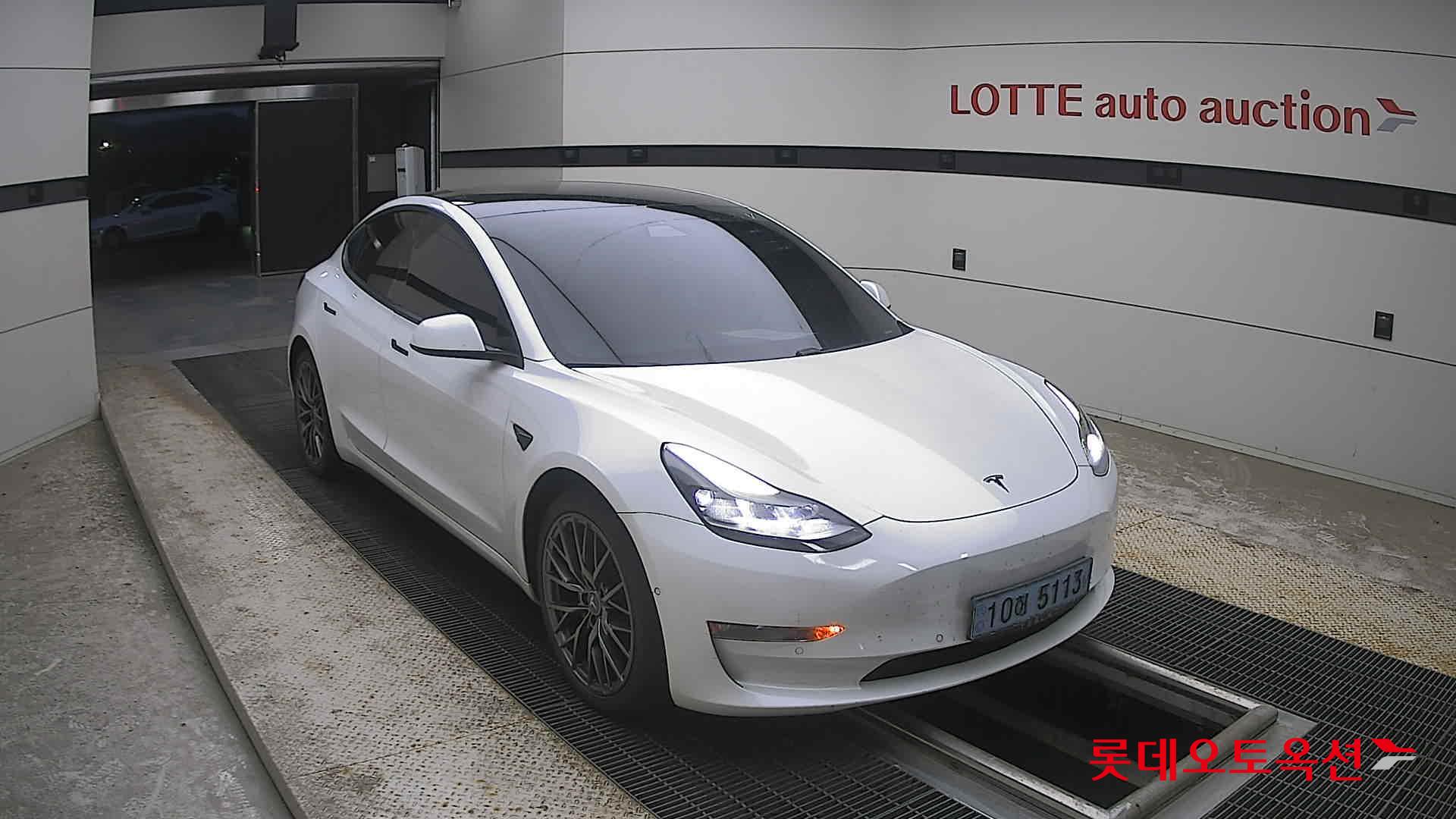 2021 - tesla model 3