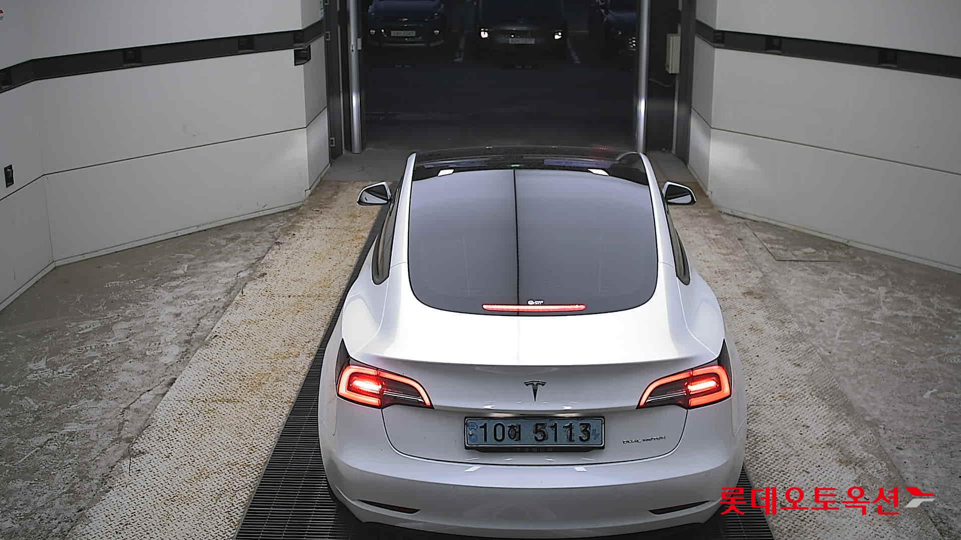 2021 - tesla model 3