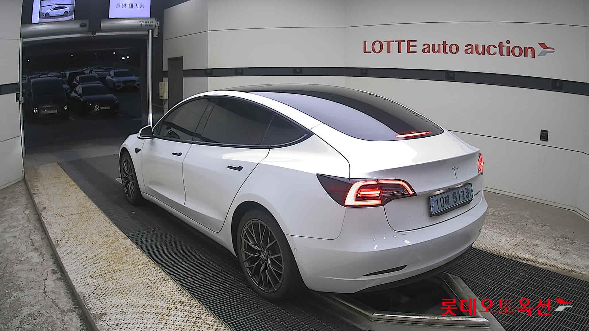2021 - tesla model 3