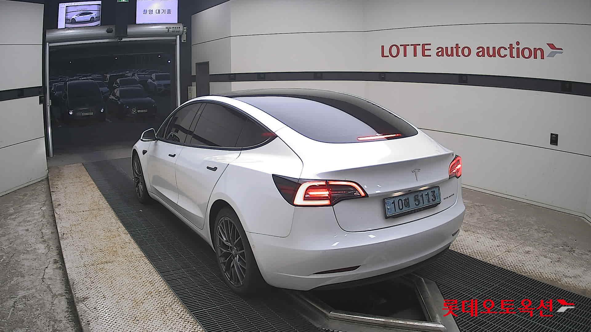 2021 - tesla model 3