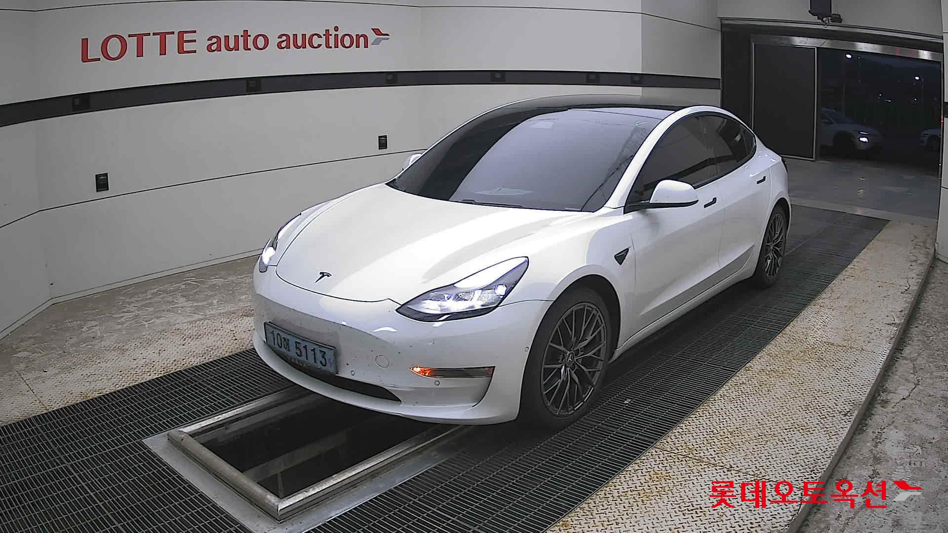 2021 - tesla model 3