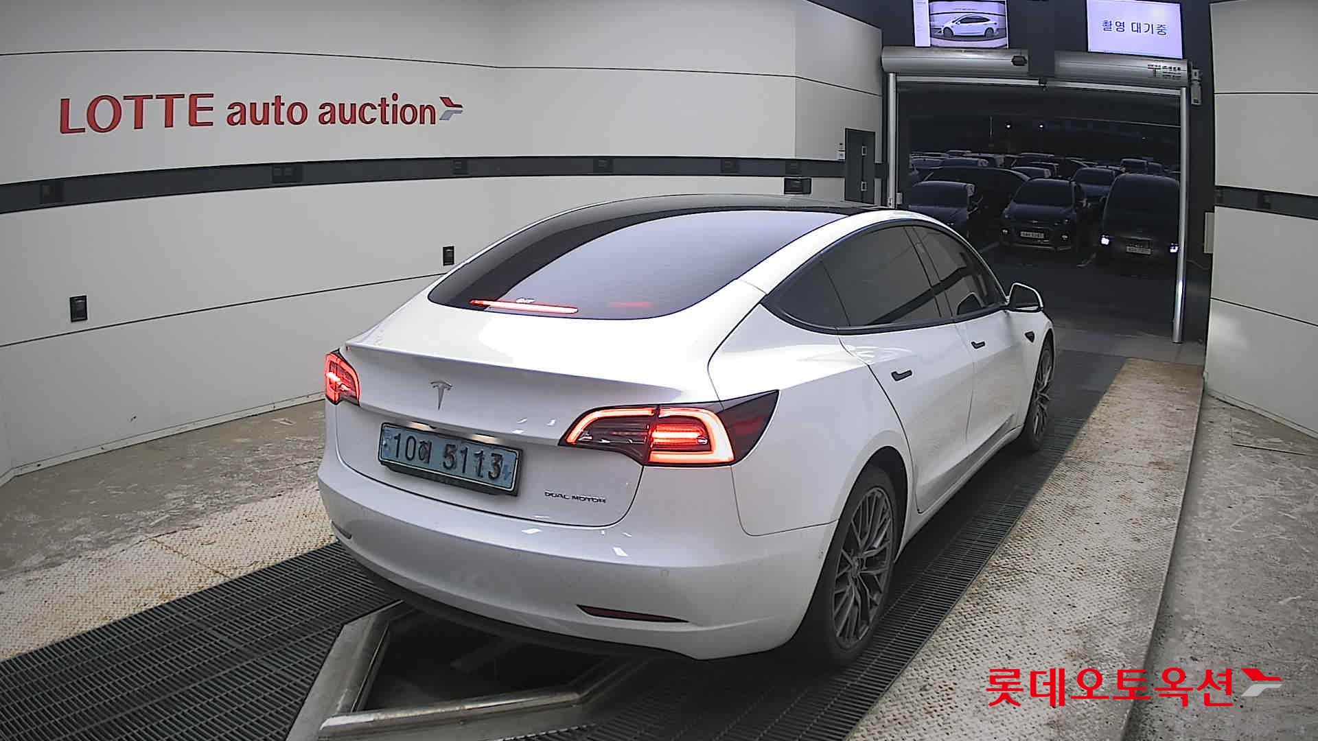 2021 - tesla model 3
