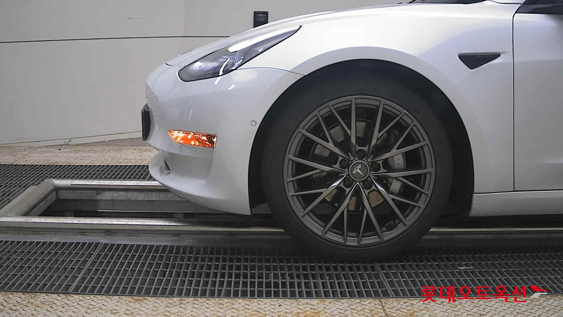 2021 - tesla model 3