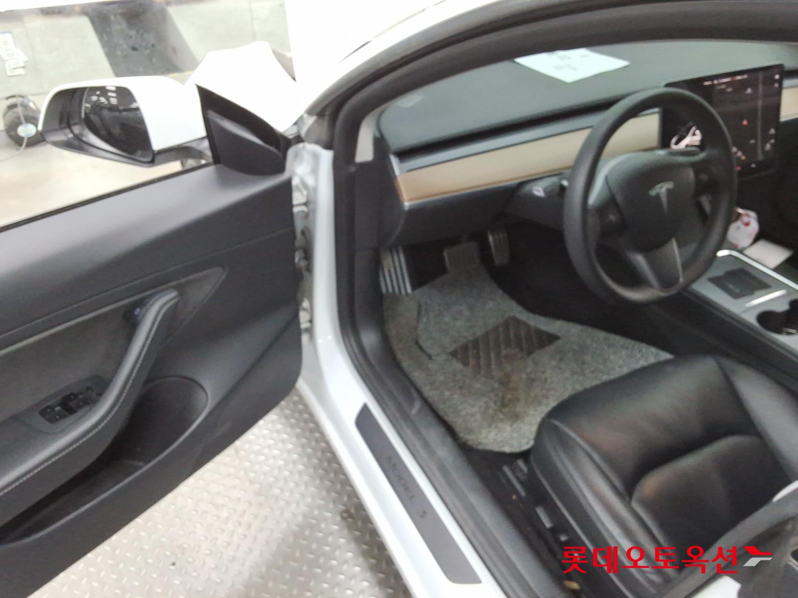 2021 - tesla model 3