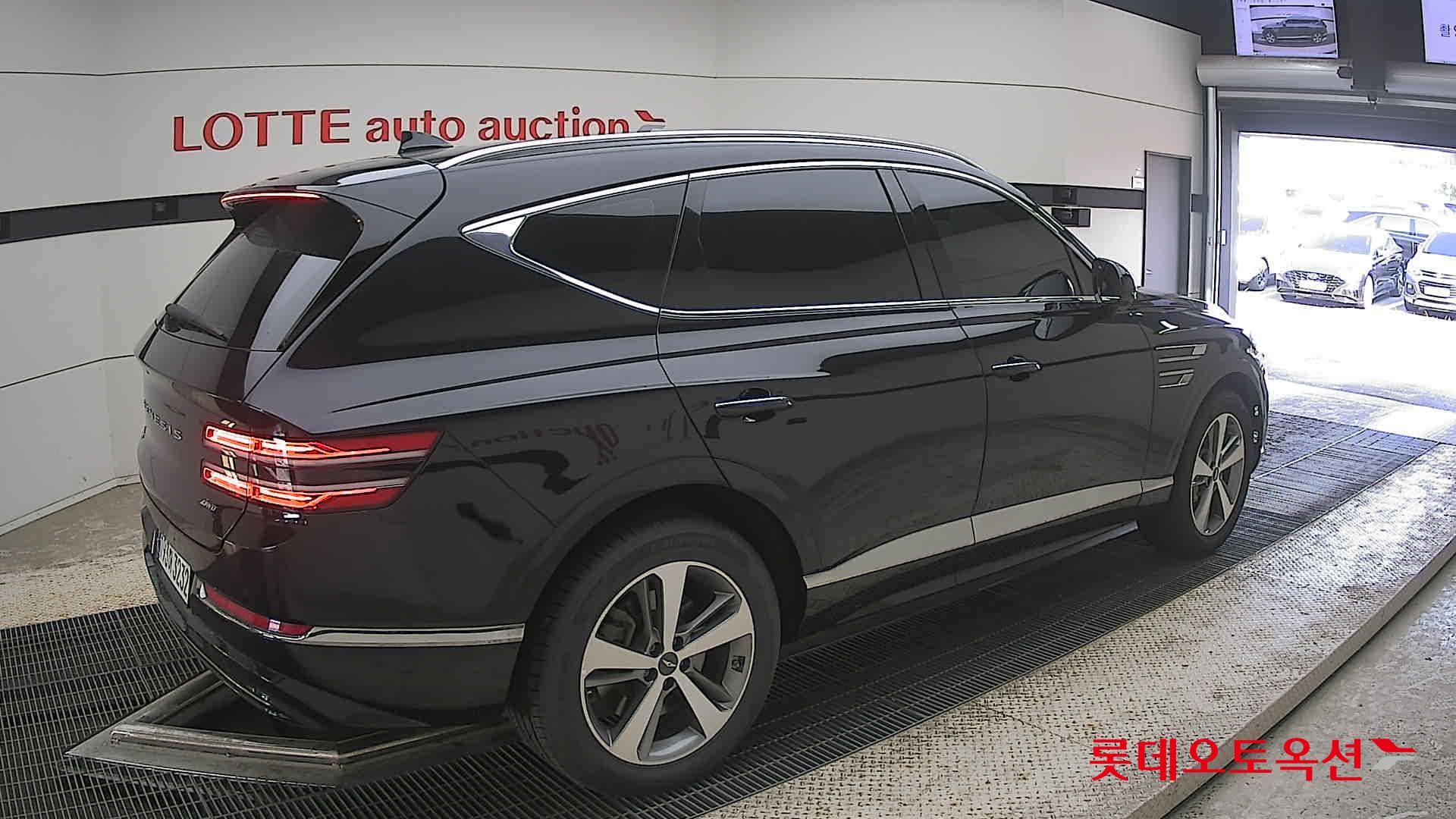 2022 - genesis gv80