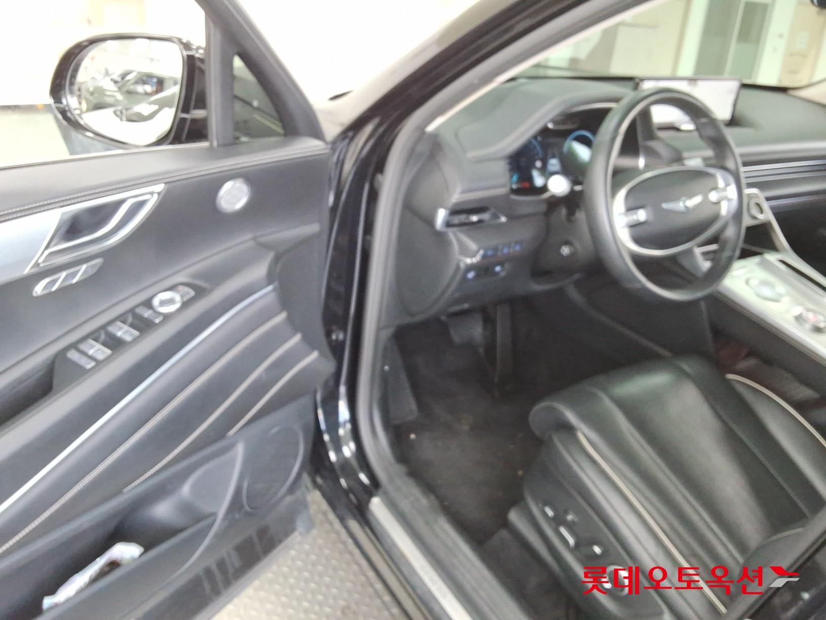 2022 - genesis gv80