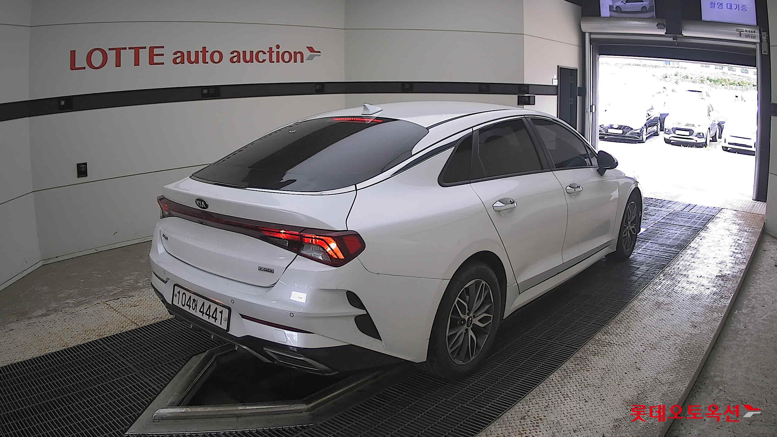 2020 - kia k5
