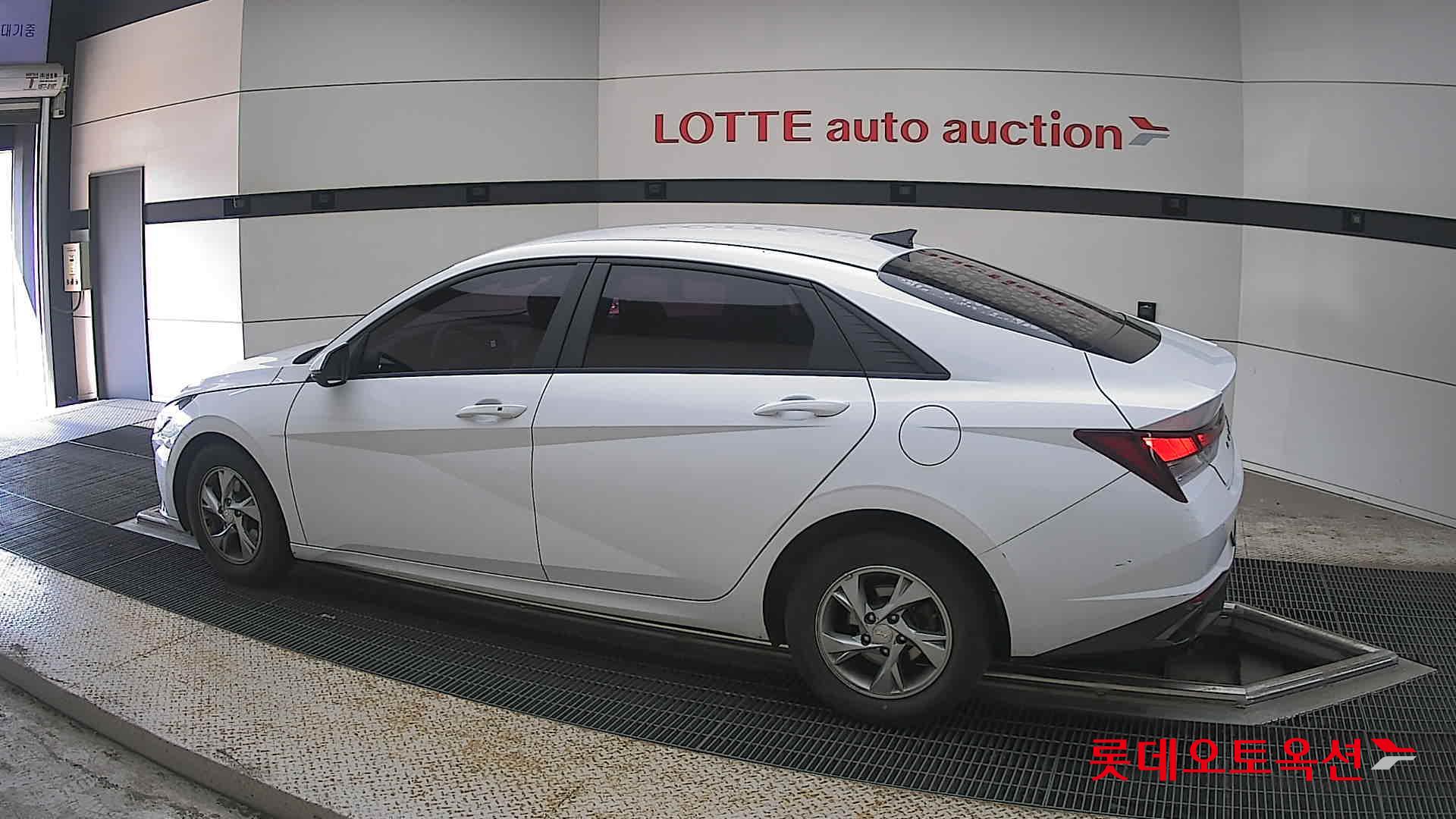 2021 - hyundai avante
