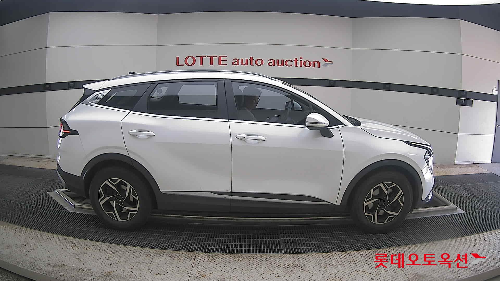 2022 - kia sportage