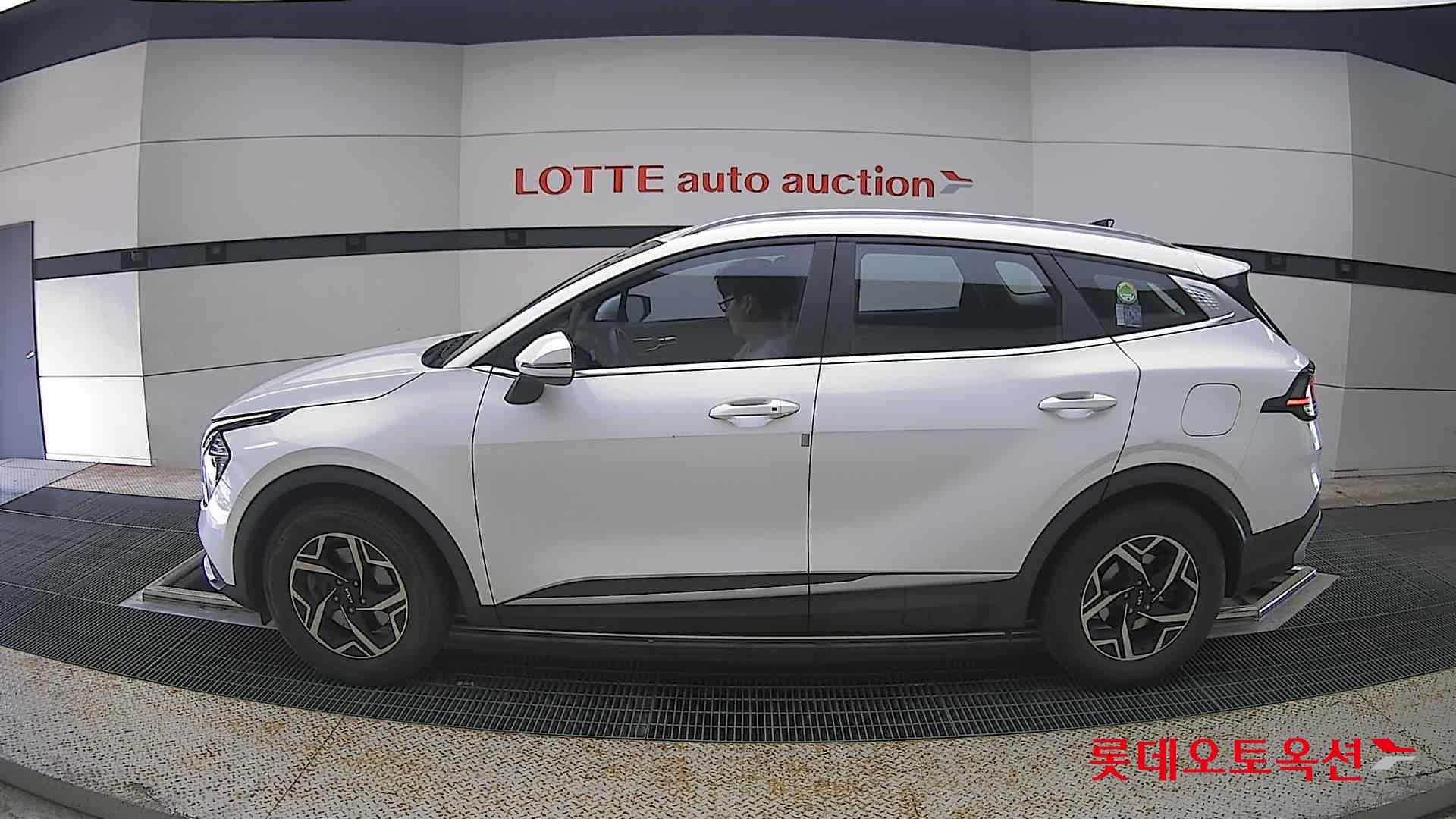 2022 - kia sportage