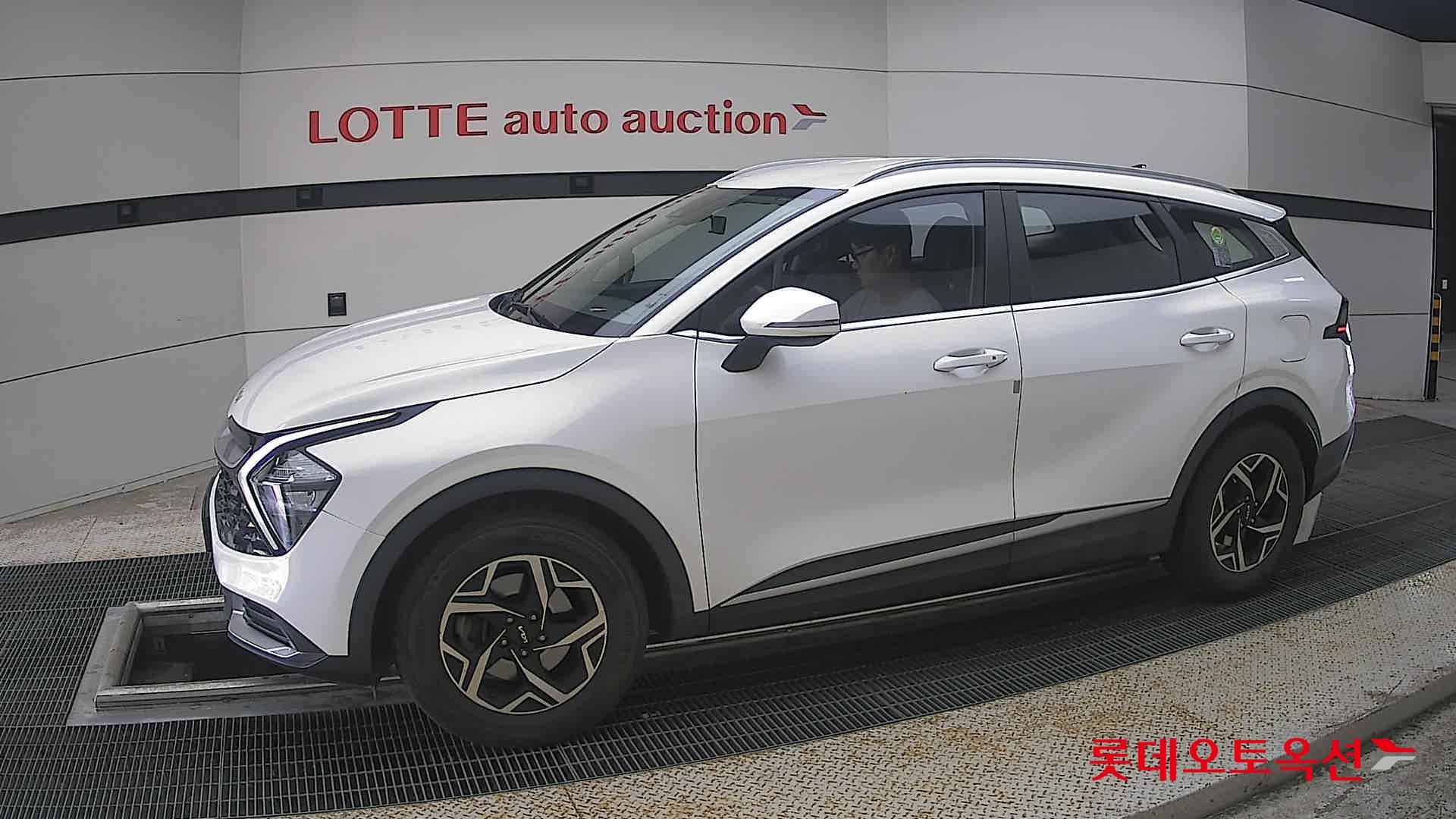 2022 - kia sportage