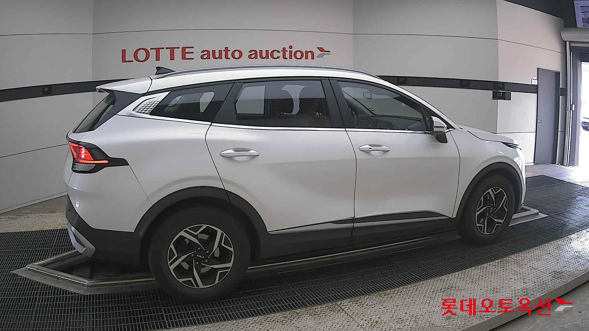 2022 - kia sportage
