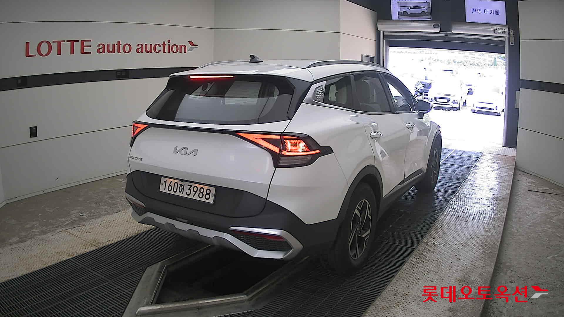 2022 - kia sportage