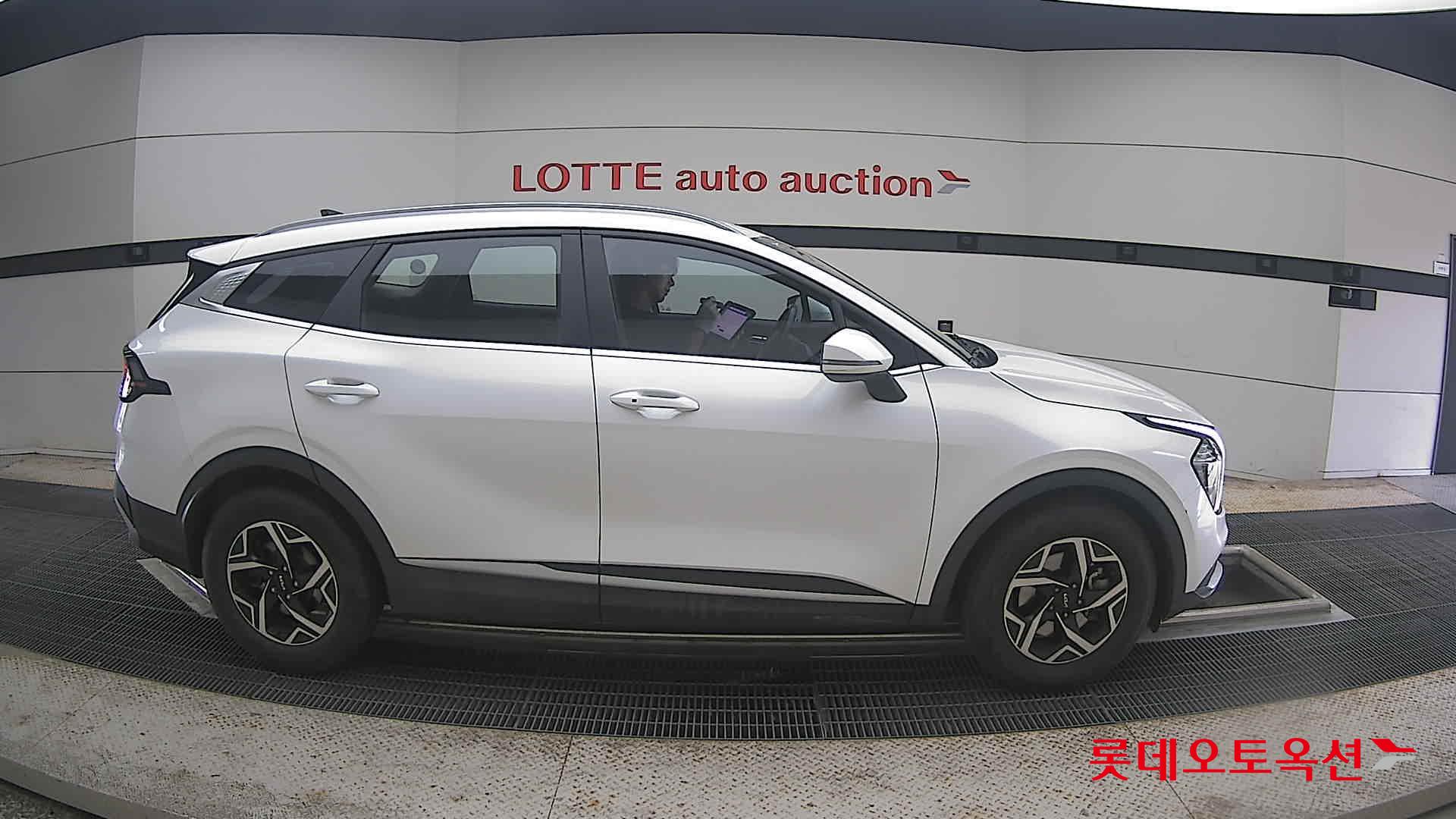 2022 - kia sportage
