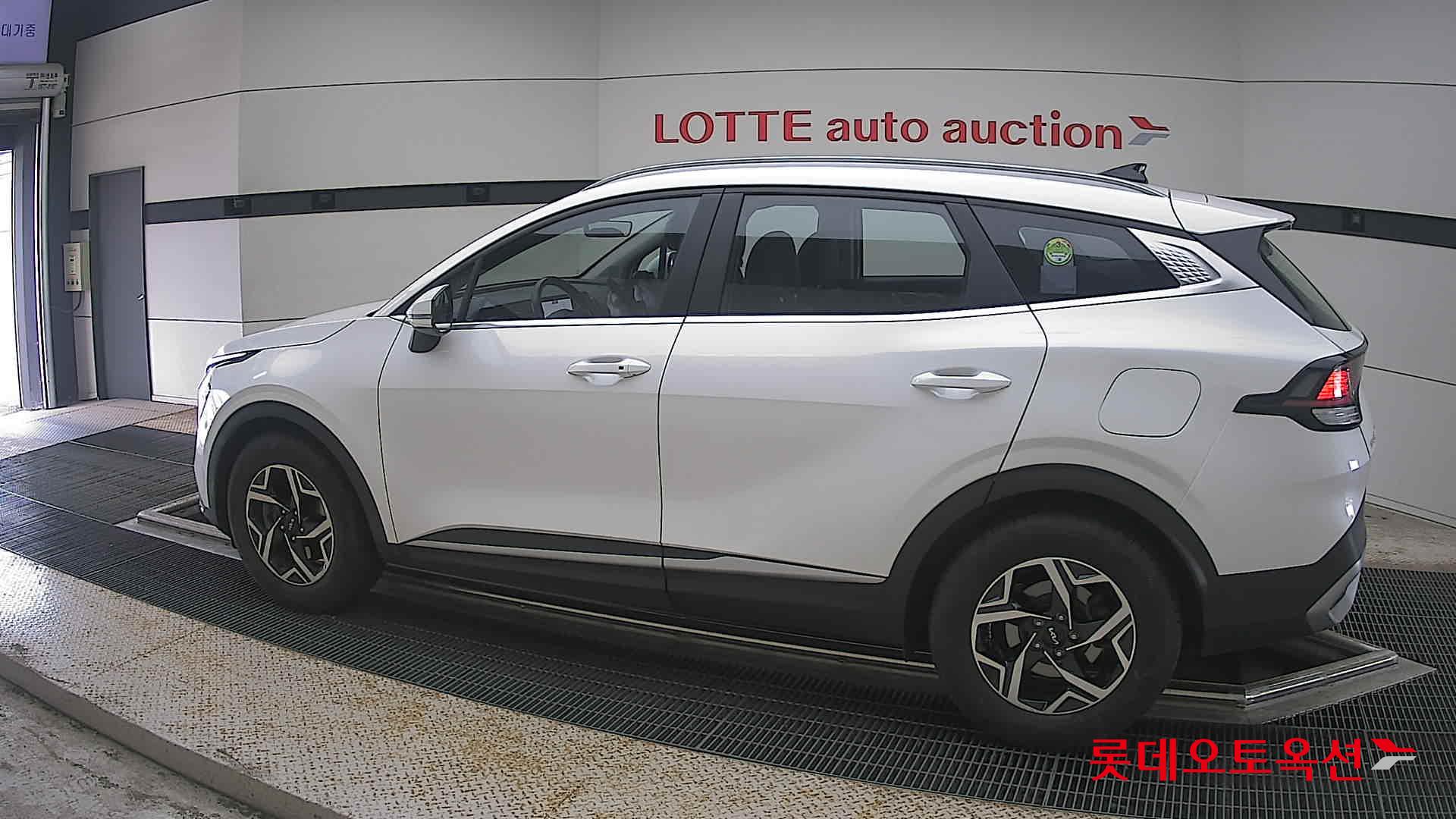 2022 - kia sportage