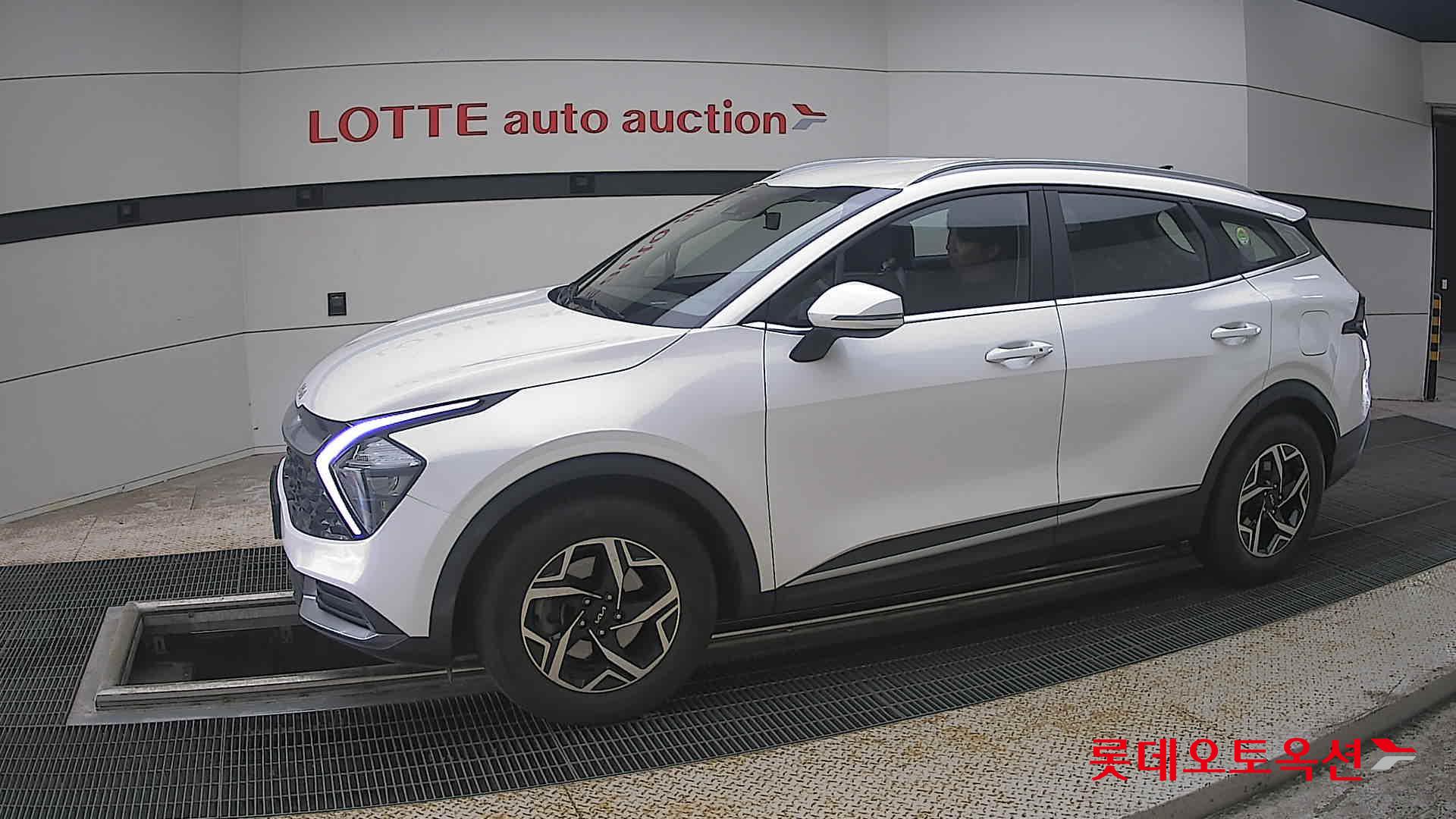 2022 - kia sportage