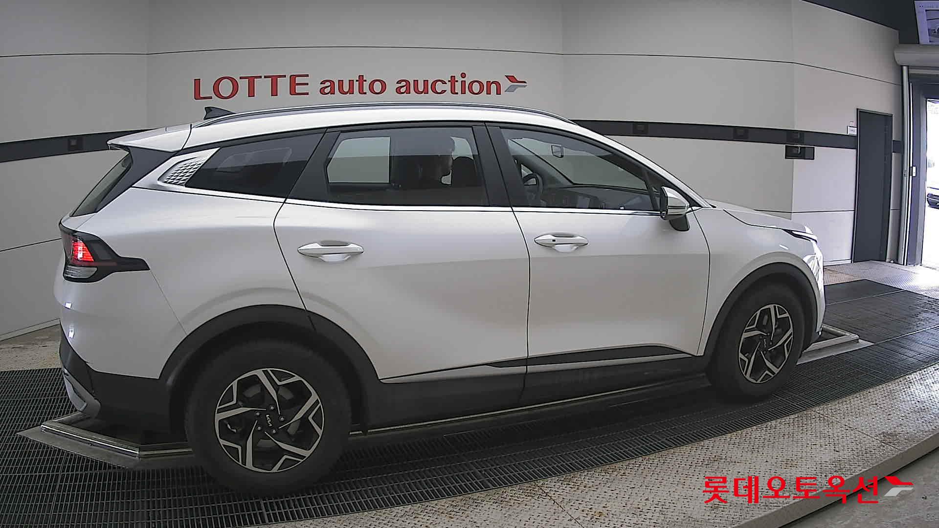 2022 - kia sportage