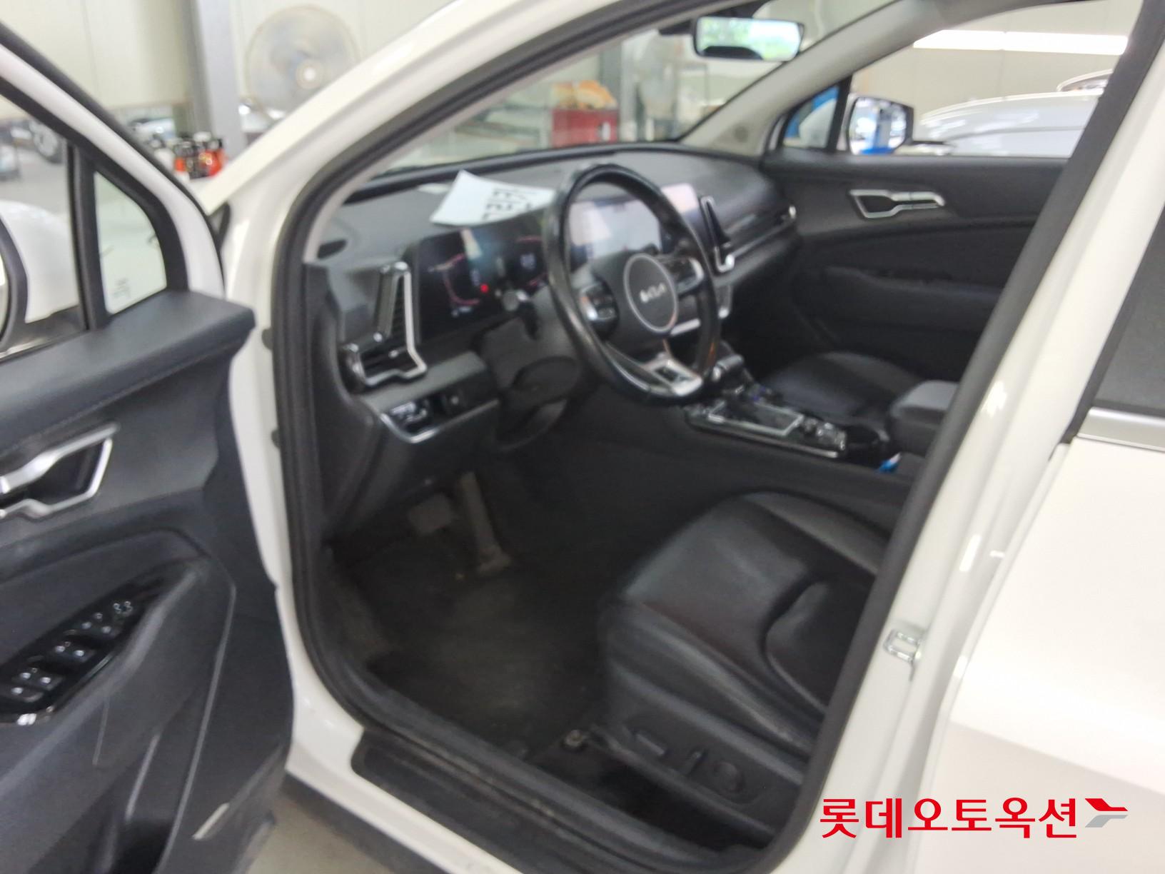 2022 - kia sportage