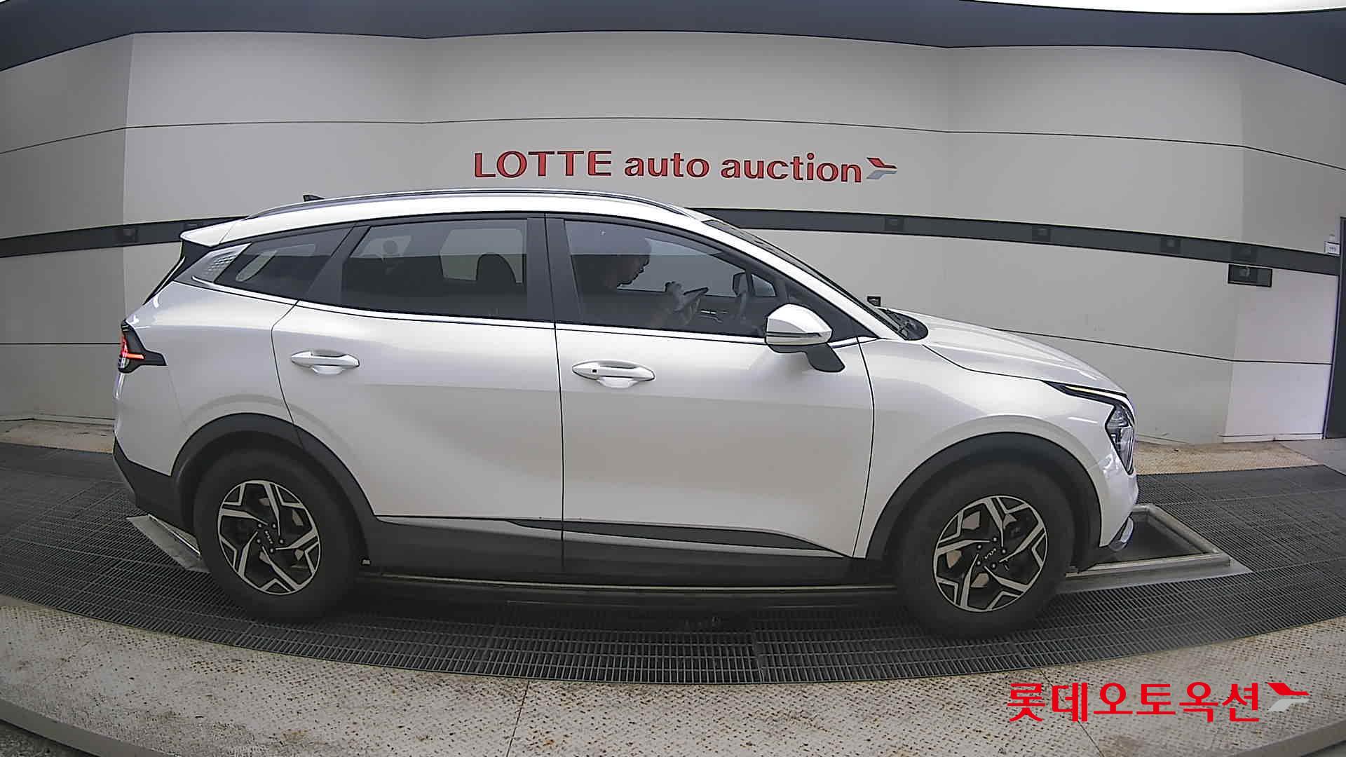 2022 - kia sportage