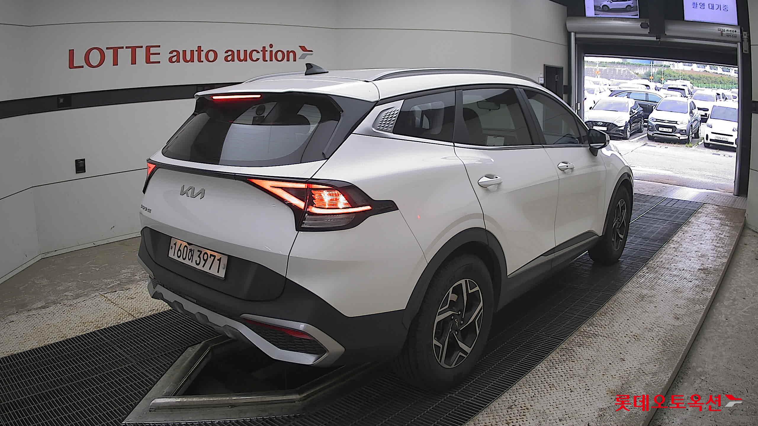 2022 - kia sportage