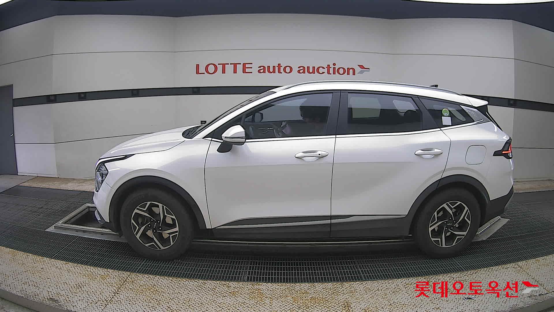 2022 - kia sportage