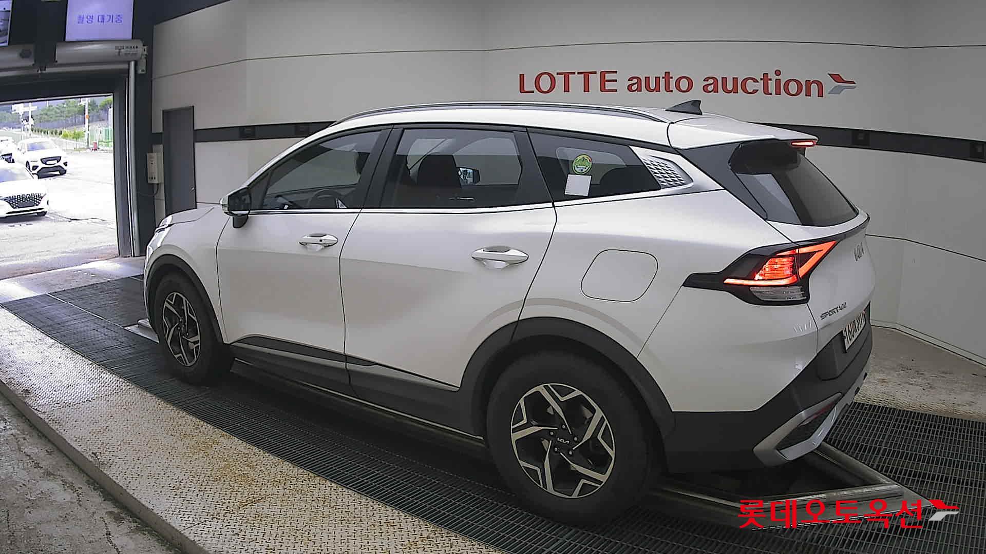 2022 - kia sportage