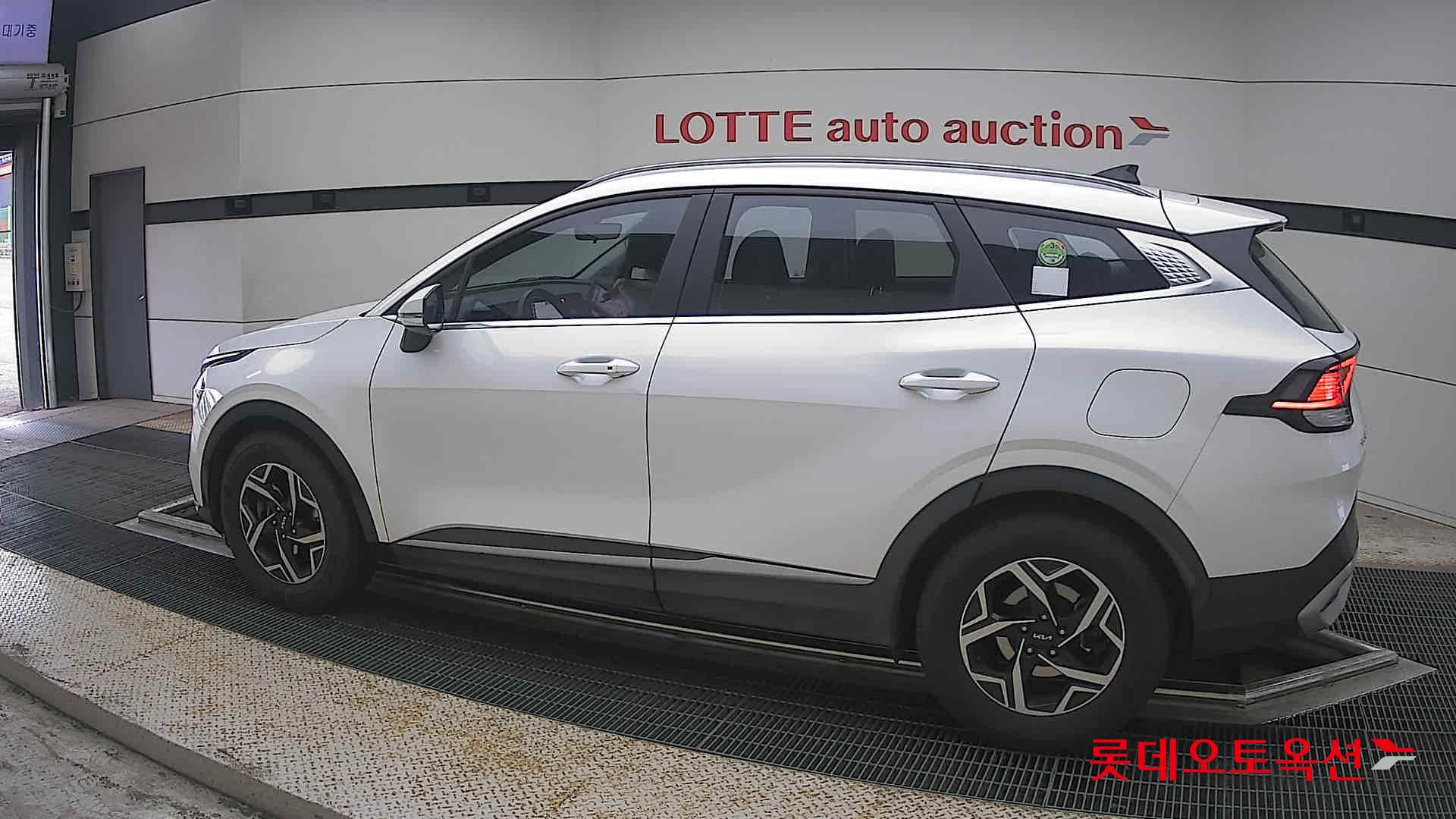 2022 - kia sportage