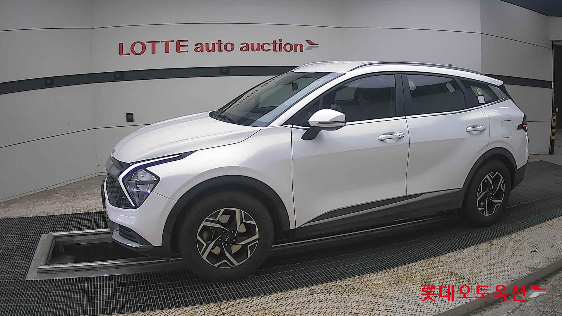 2022 - kia sportage