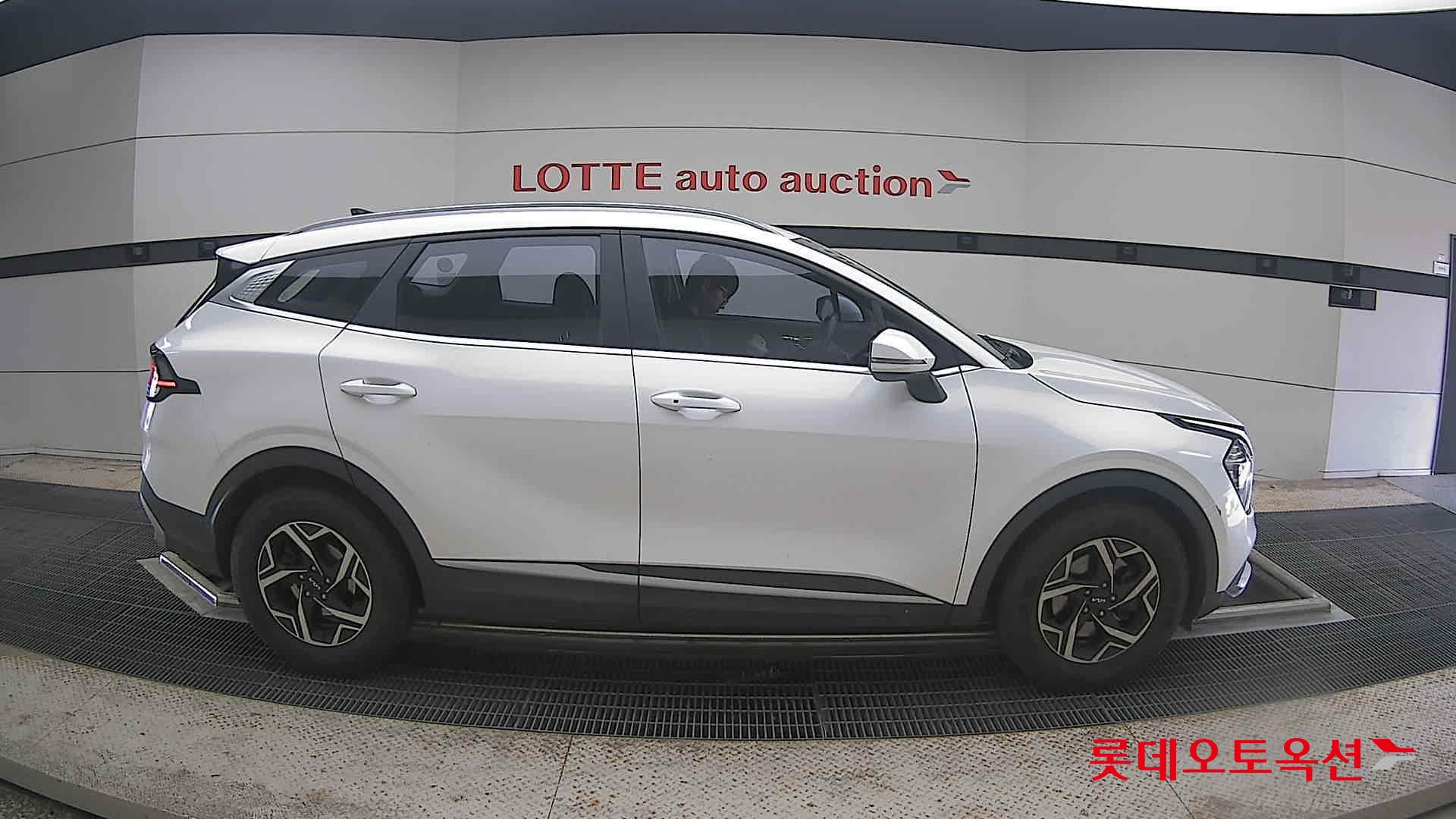 2022 - kia sportage