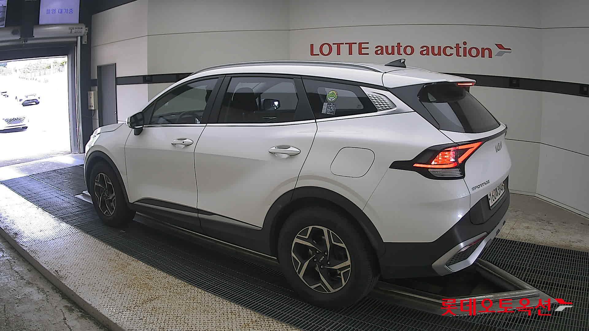 2022 - kia sportage