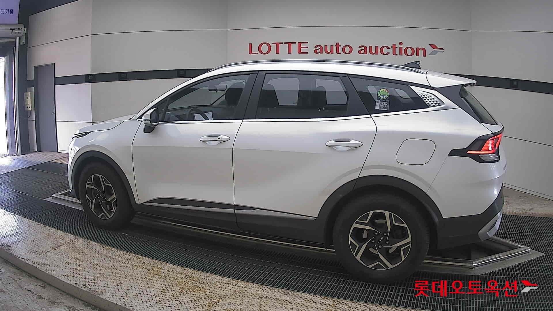 2022 - kia sportage
