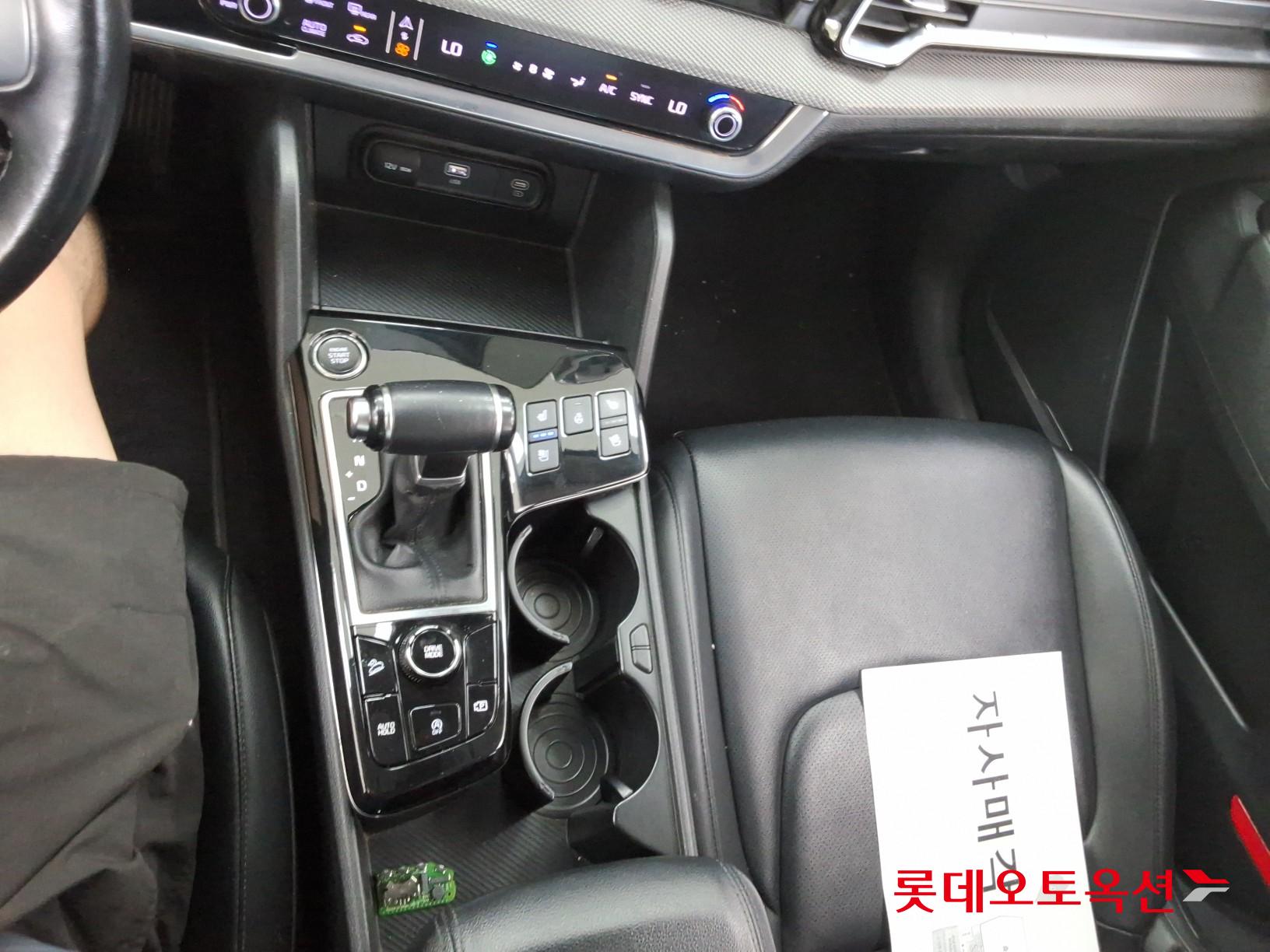 2022 - kia sportage