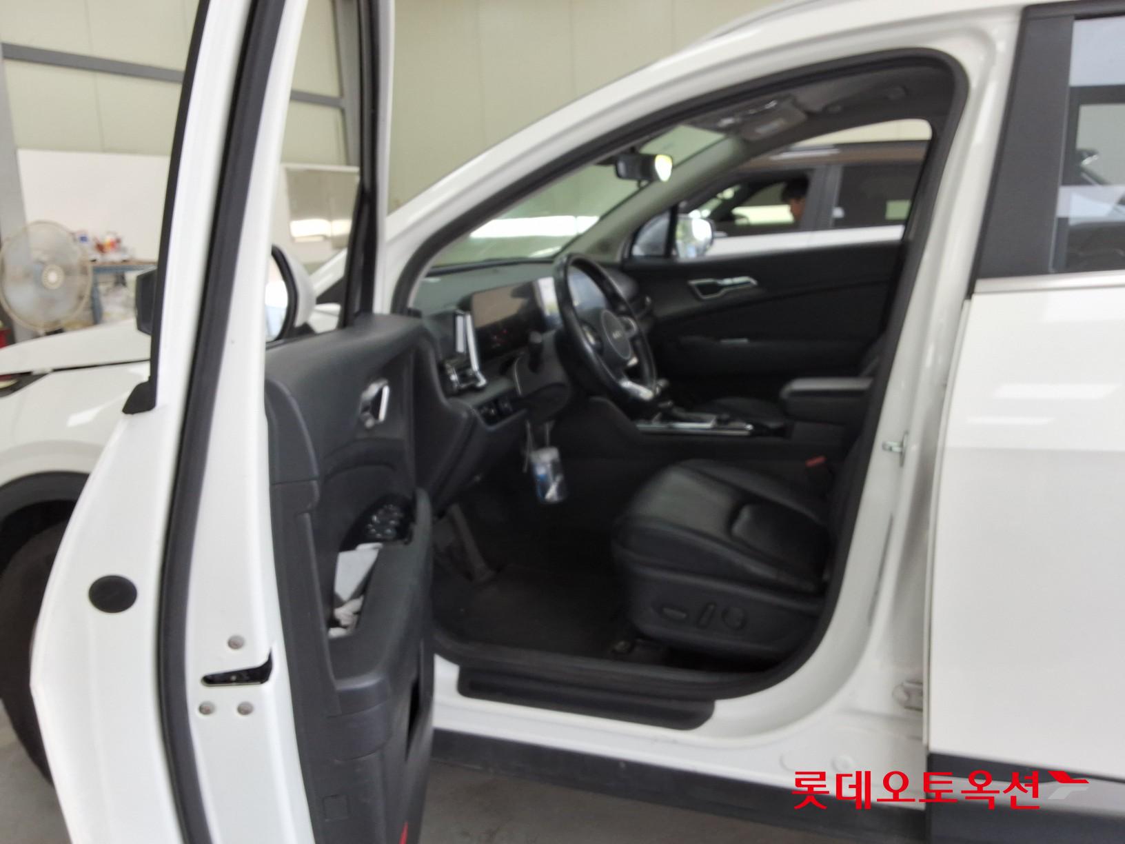 2022 - kia sportage