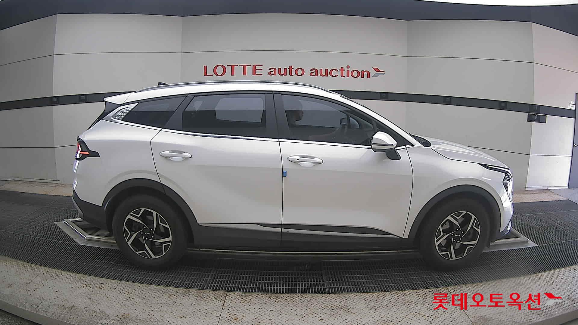 2022 - kia sportage