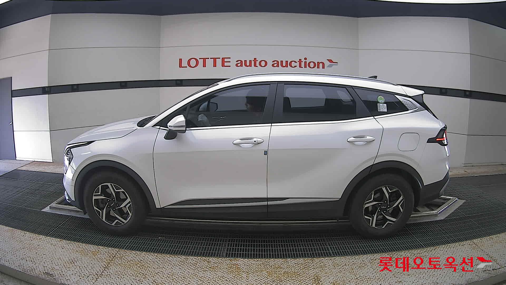 2022 - kia sportage