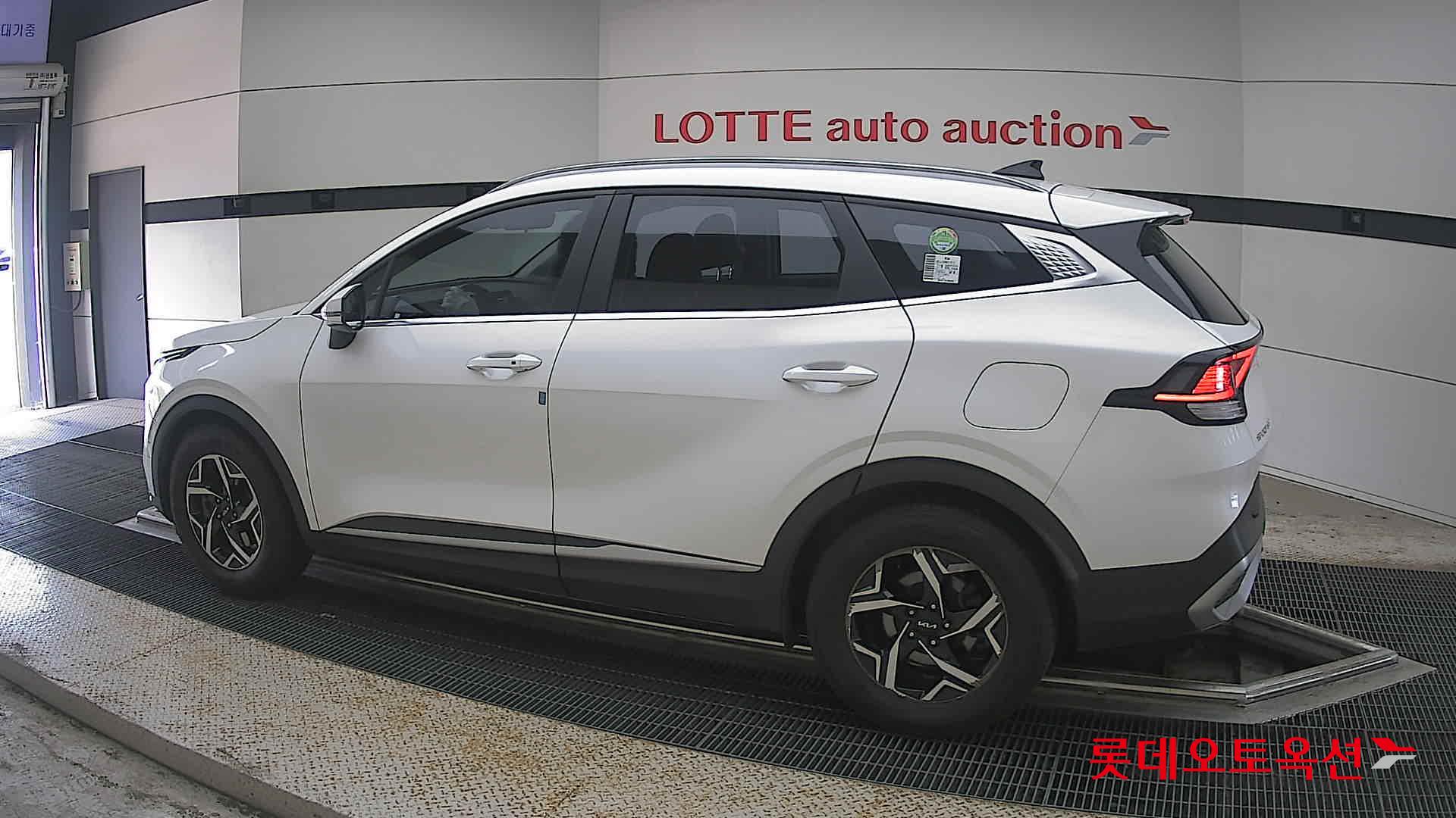 2022 - kia sportage