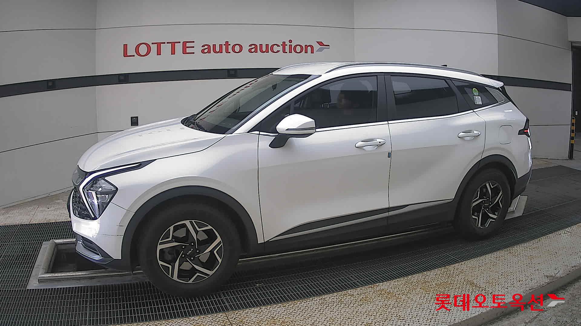 2022 - kia sportage