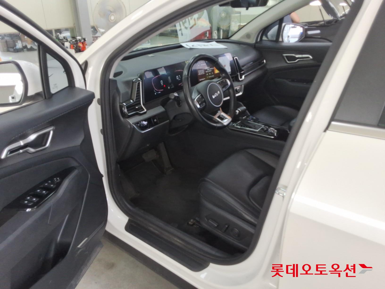 2022 - kia sportage