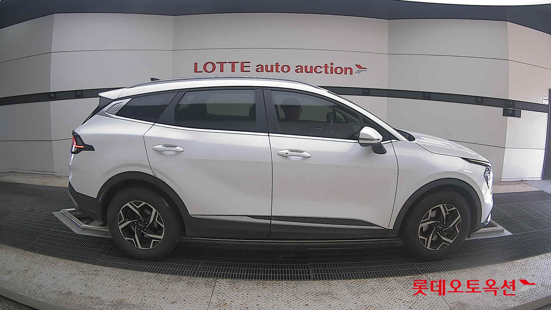 2022 - kia sportage