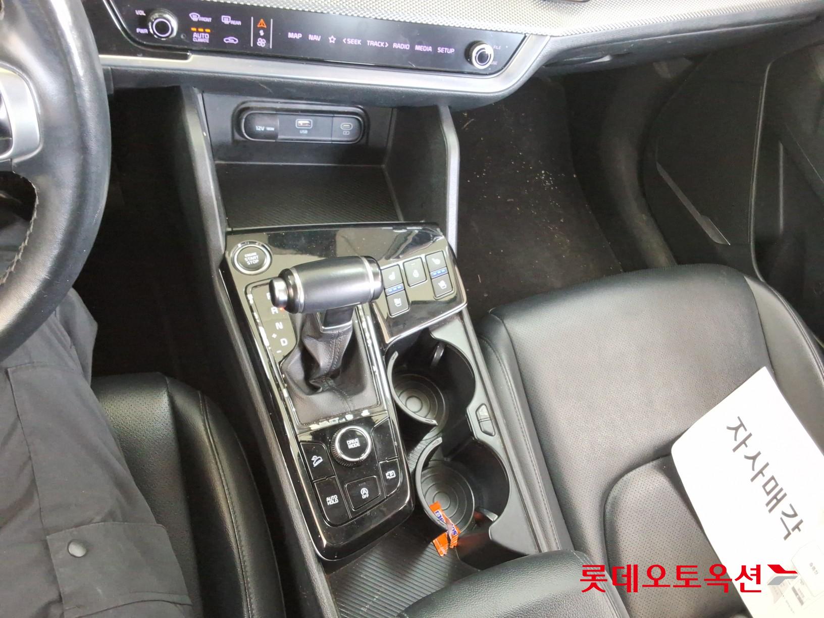 2022 - kia sportage