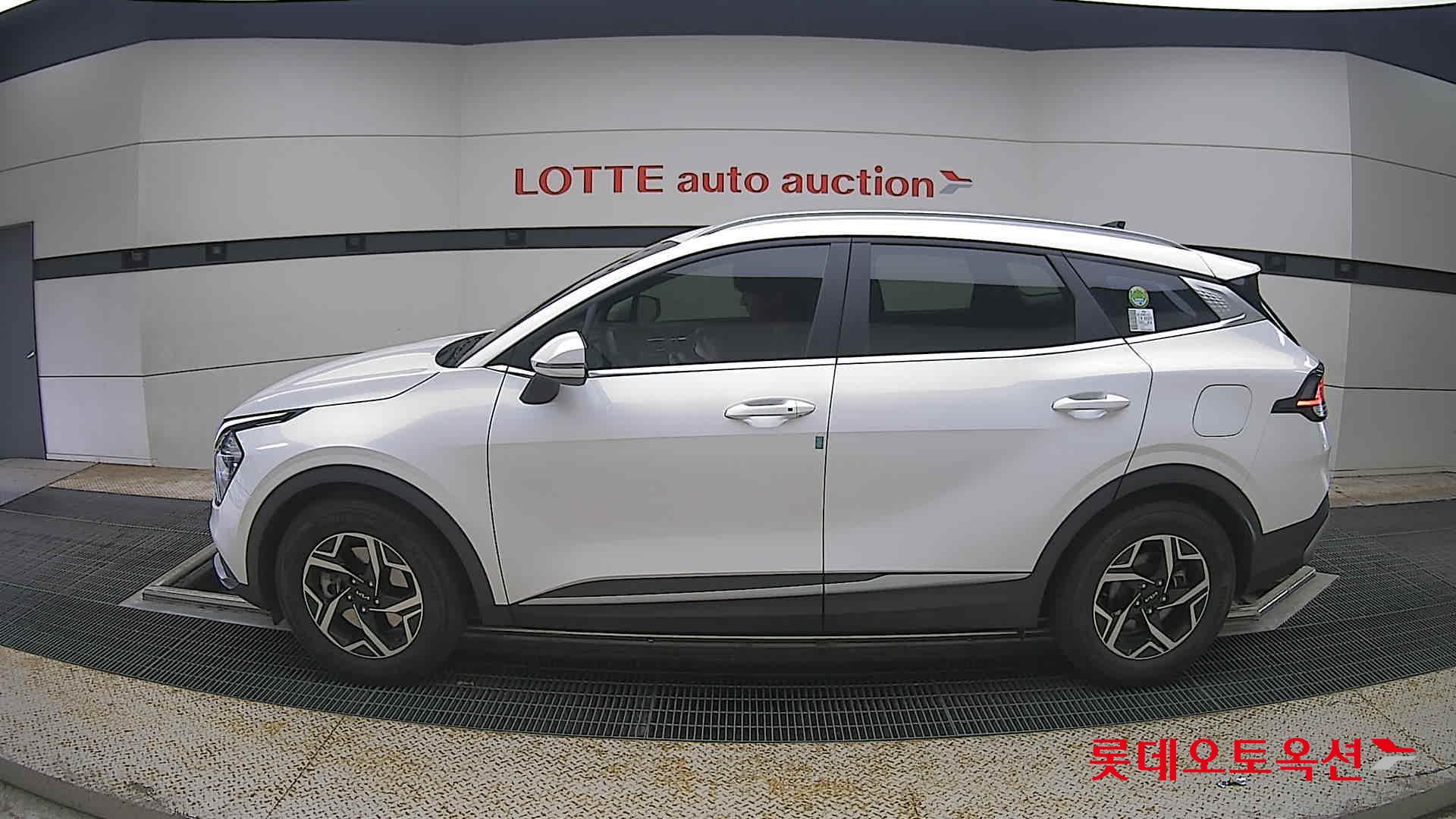 2022 - kia sportage