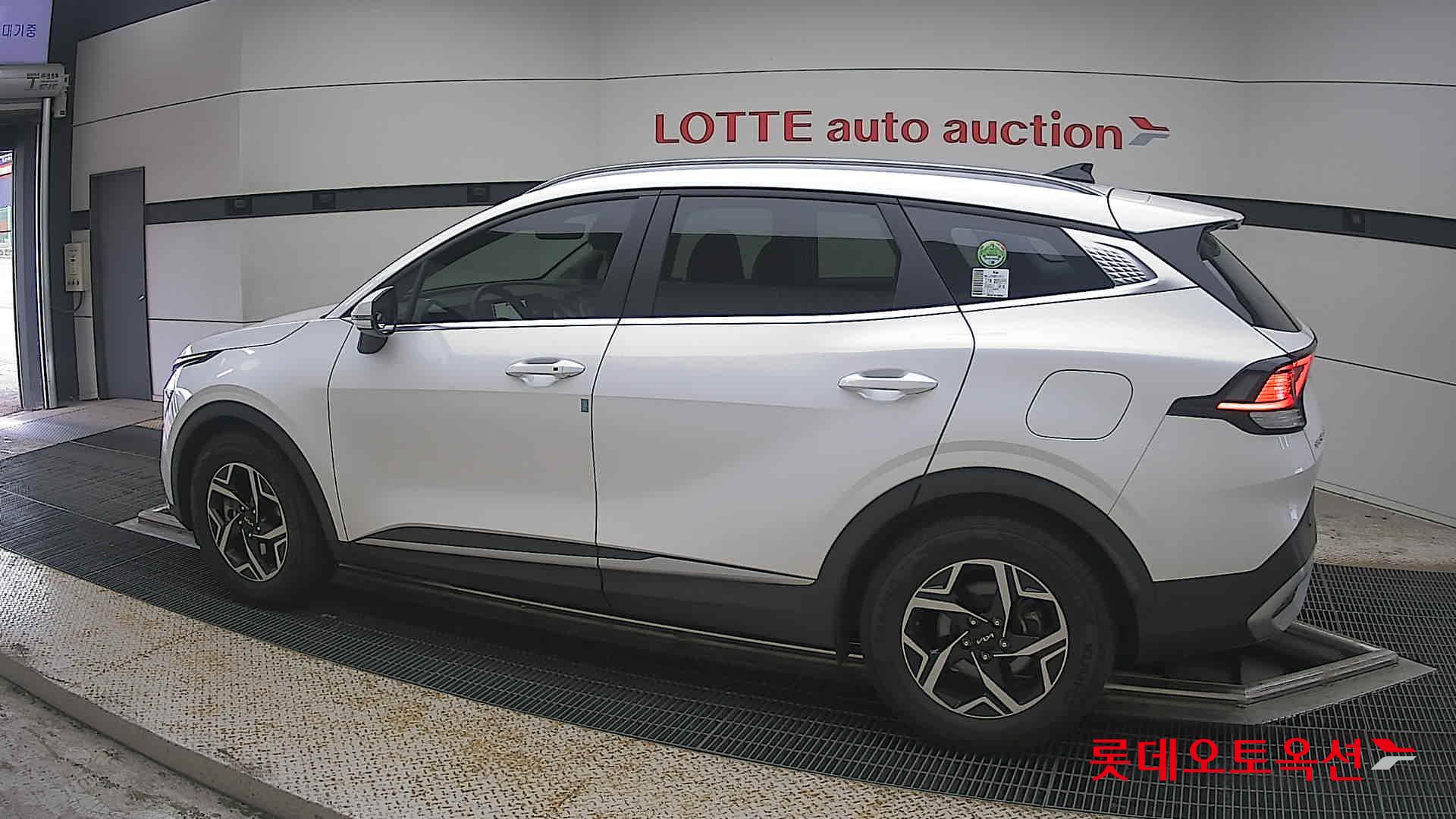 2022 - kia sportage